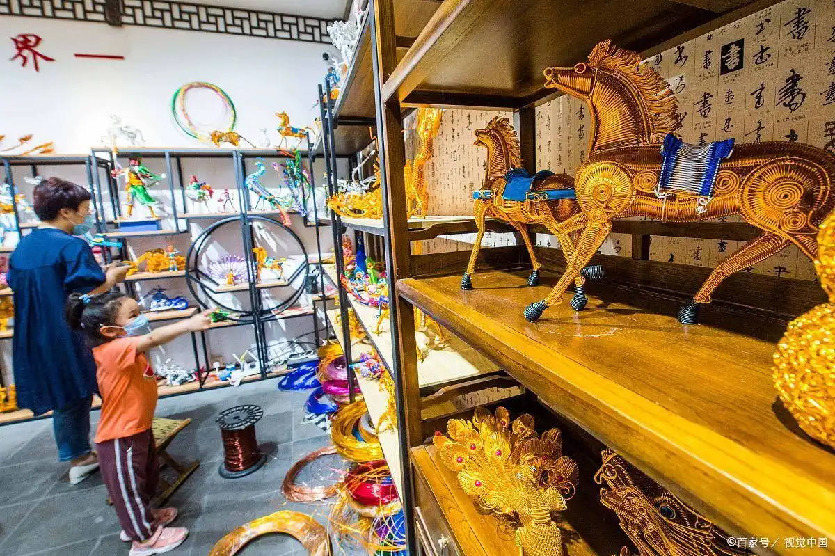 乡镇创业小生意项目_乡镇特色小吃店经营_小城市做什么生意赚钱