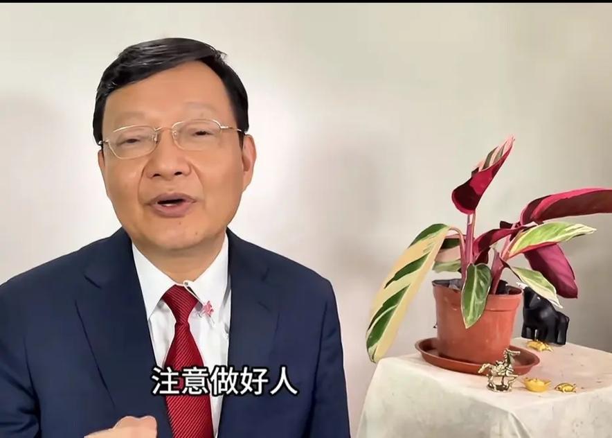 李大霄给胡锡进投资建议_李大霄自己炒股吗_英大证券首席经济学家李大霄给胡锡进的一封信