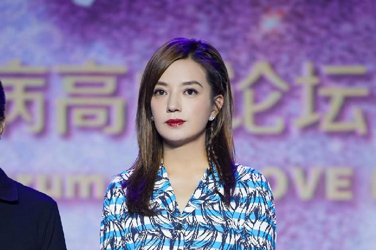 赵薇上交所处罚_范爷赵薇炒股共亏40亿_赵薇资本市场禁入