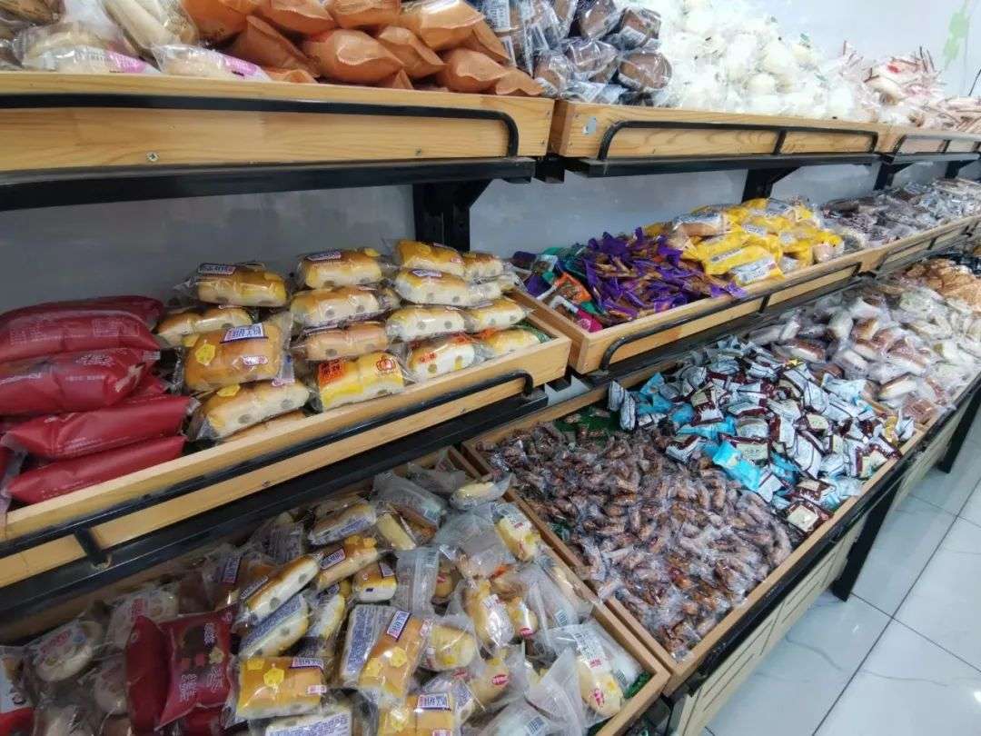 6块6零食加盟店_下沉市场低价食品店_在厂子门口开什么店赚钱