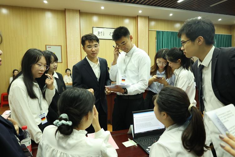 外交学院模拟联合国_张轶涵模拟联合国_北京国际模拟联合国大会