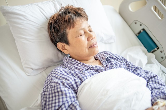 及时陪伴父母重要_拼命赚钱孝顺父母_我想赚钱怎么赚