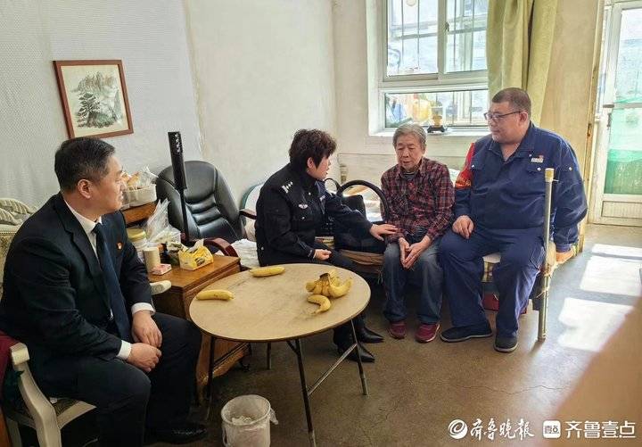 手机投资理财骗局_老年人网络诈骗_用手机如何炒股