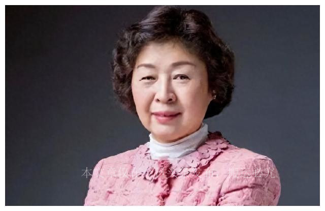 张茵 爱上一个_从贫苦到首富的废纸女王_张茵 传奇人生
